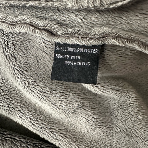 MontanaCo warm jacket. Never worn. Super soft. From OVERLAND Sheepskin Co - Picture 8 of 16